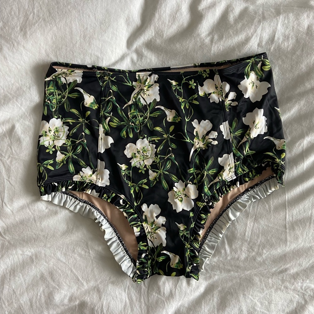 Kortni Jeane All Ruffled Up Swim Bottoms Black Floral